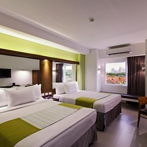 Microtel By Wyndham Acropolis
